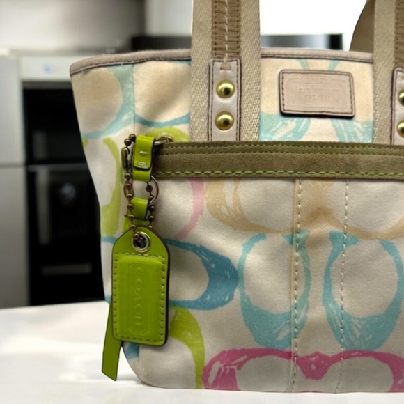 Coach Hampton Pastel Signature Scribble Hand Bag - Picture 3 of 11